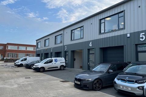 Warehouse to rent, Brownfields Welwyn Garden City AL7 1AN