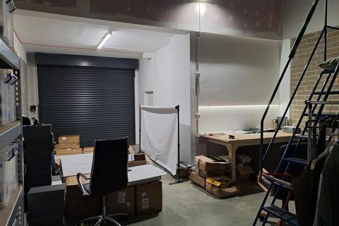 Warehouse to rent, Brownfields Welwyn Garden City AL7 1AN