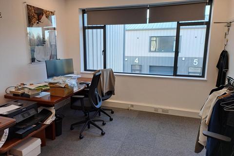 Warehouse to rent, Brownfields Welwyn Garden City AL7 1AN