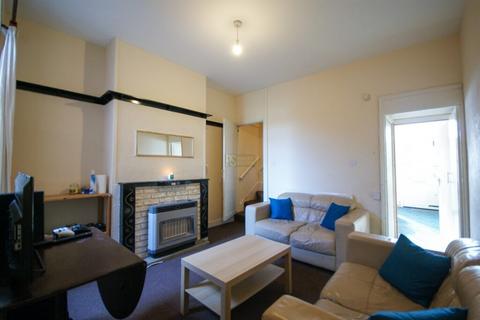 3 bedroom terraced house to rent, Alton Road, Birmingham B29