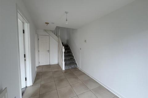 4 bedroom semi-detached house to rent, Delves Road, Altrincham