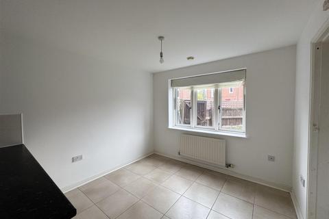 4 bedroom semi-detached house to rent, Delves Road, Altrincham