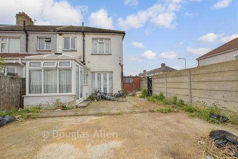 undefined, Gordon Road, Ilford, Essex
