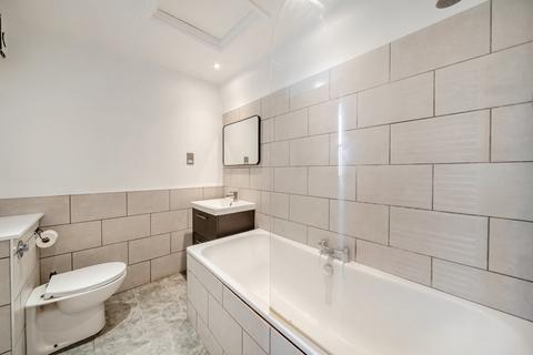 2 bedroom flat for sale, Weston Park, Crouch End, London, N8