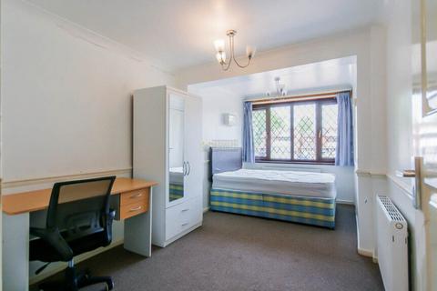 5 bedroom detached house to rent, St Andrews Road, Birmingham B9