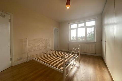 3 bedroom maisonette to rent, Buckingham Road, Edgware, Greater London, HA8