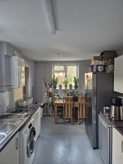 1 bedroom in a house share to rent, New City Road, London E13