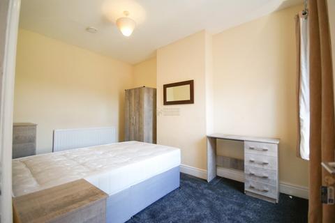 5 bedroom terraced house to rent, Pershore Road, Birmingham B29