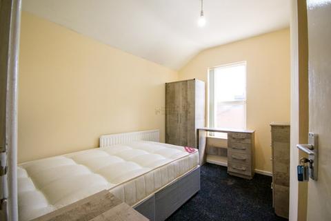5 bedroom terraced house to rent, Pershore Road, Birmingham B29