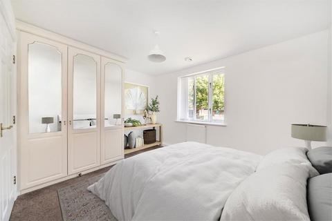 2 bedroom flat for sale, Island Row, London E14