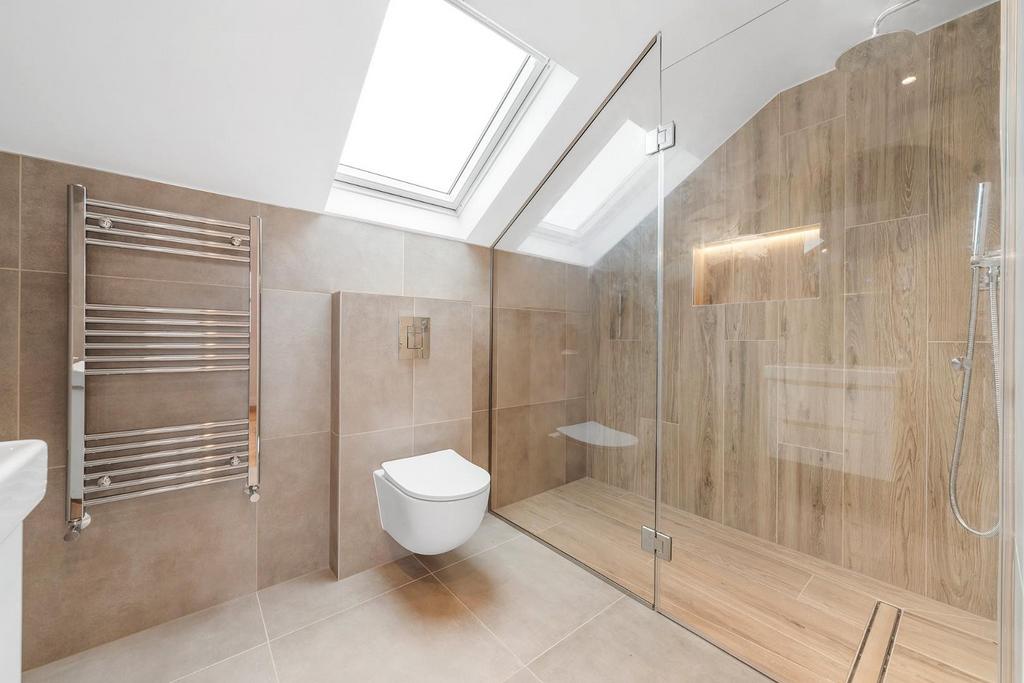 Ensuite.JPG