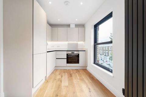 2 bedroom flat for sale, Fernlea Road, London SW12