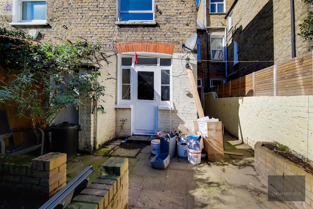 6 Patio-1.jpg