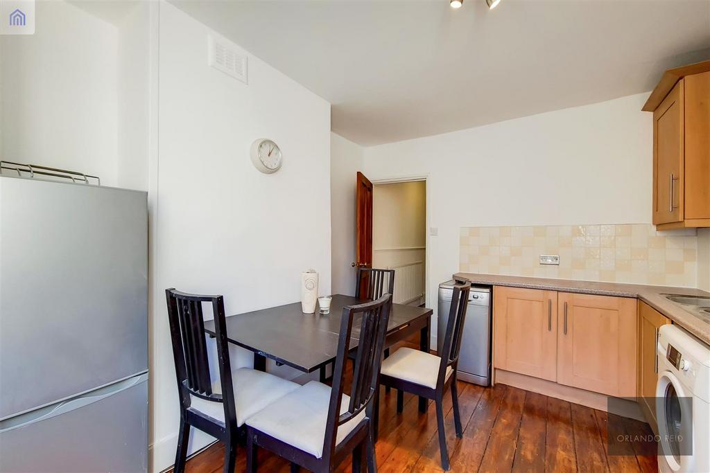 4 Kitchen-0.jpg