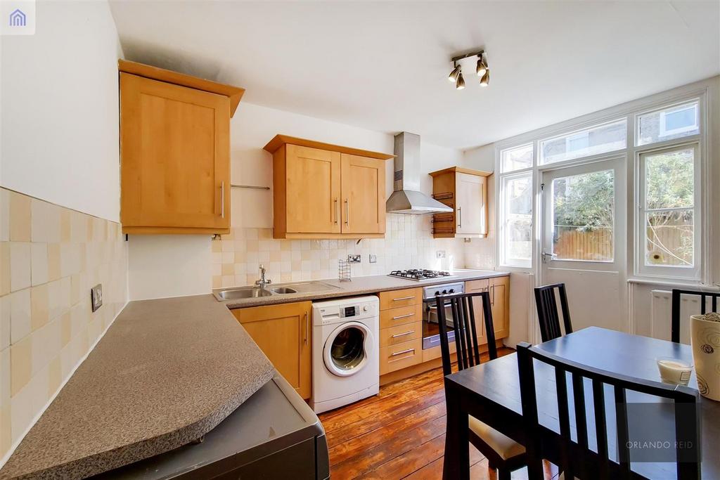 4 Kitchen-2.jpg
