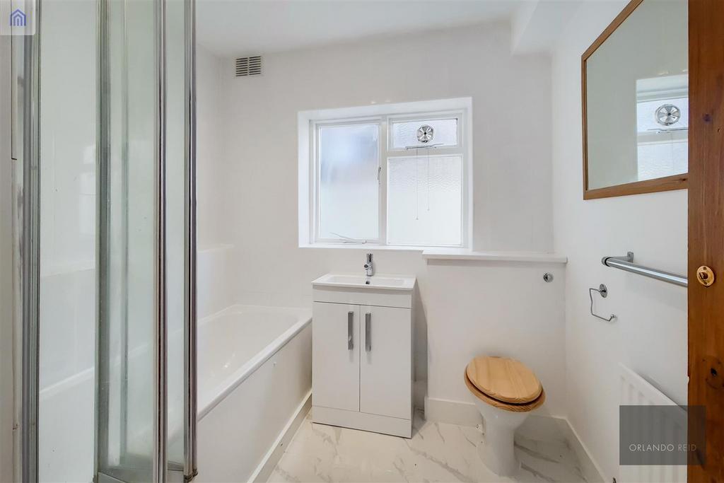 5 Bathroom-0.jpg