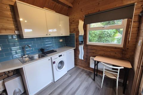 undefined, SALMONS ROAD, EFFINGHAM, KT24