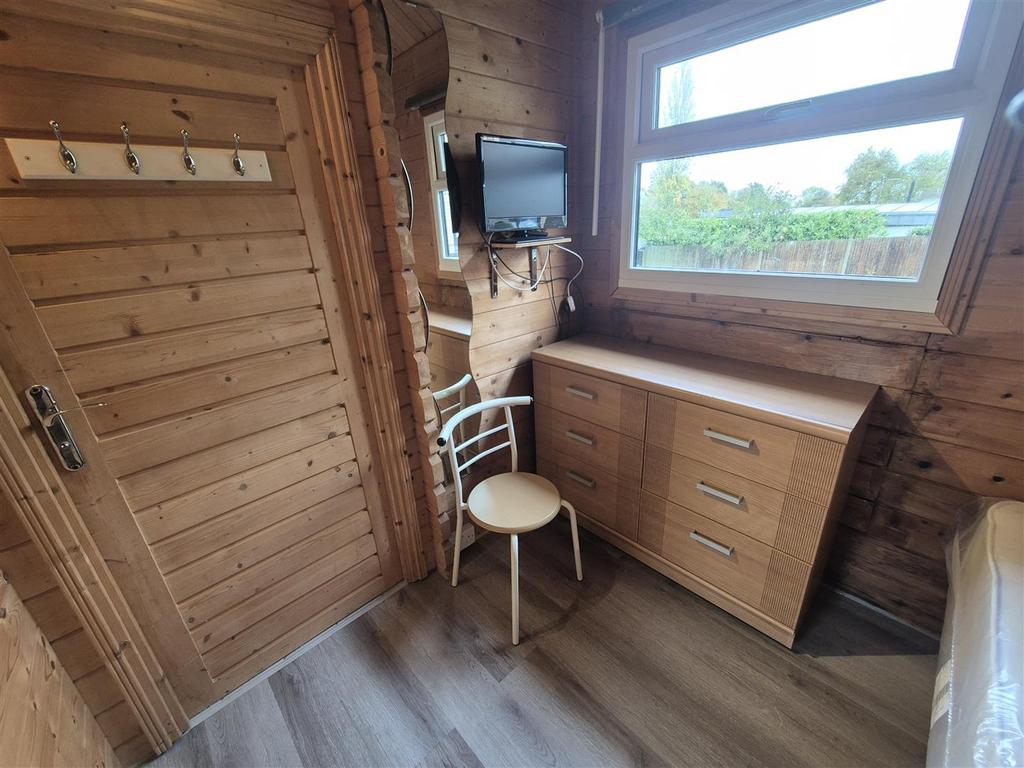 Bathroom Other Angle.jpg