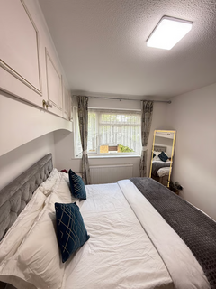 1 bedroom in a house share to rent, Briar Close, Hampton TW12