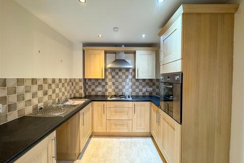 2 bedroom flat for sale, Royal Court, Worksop S80