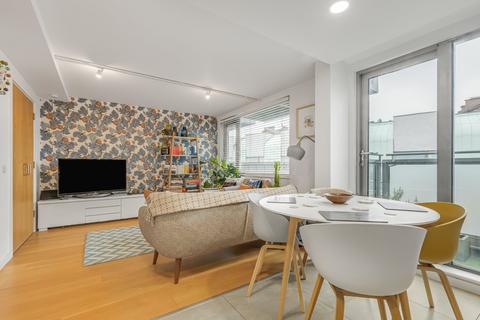 2 bedroom flat for sale, Peacock Place, London, N1