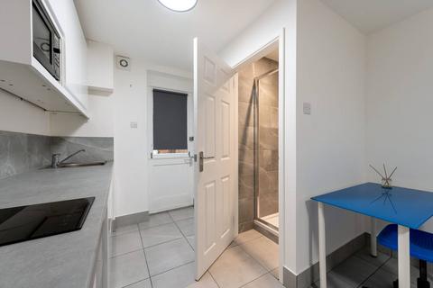 undefined, Hardman Road, Kingston, Kingston upon Thames, KT2
