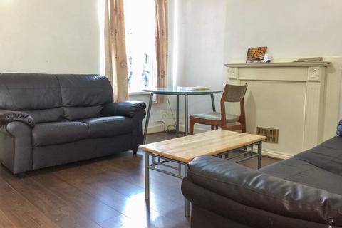 3 bedroom terraced house to rent, Umberslade Road, Birmingham B29