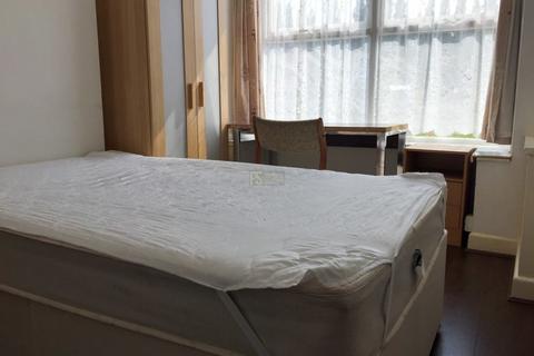 3 bedroom terraced house to rent, Umberslade Road, Birmingham B29