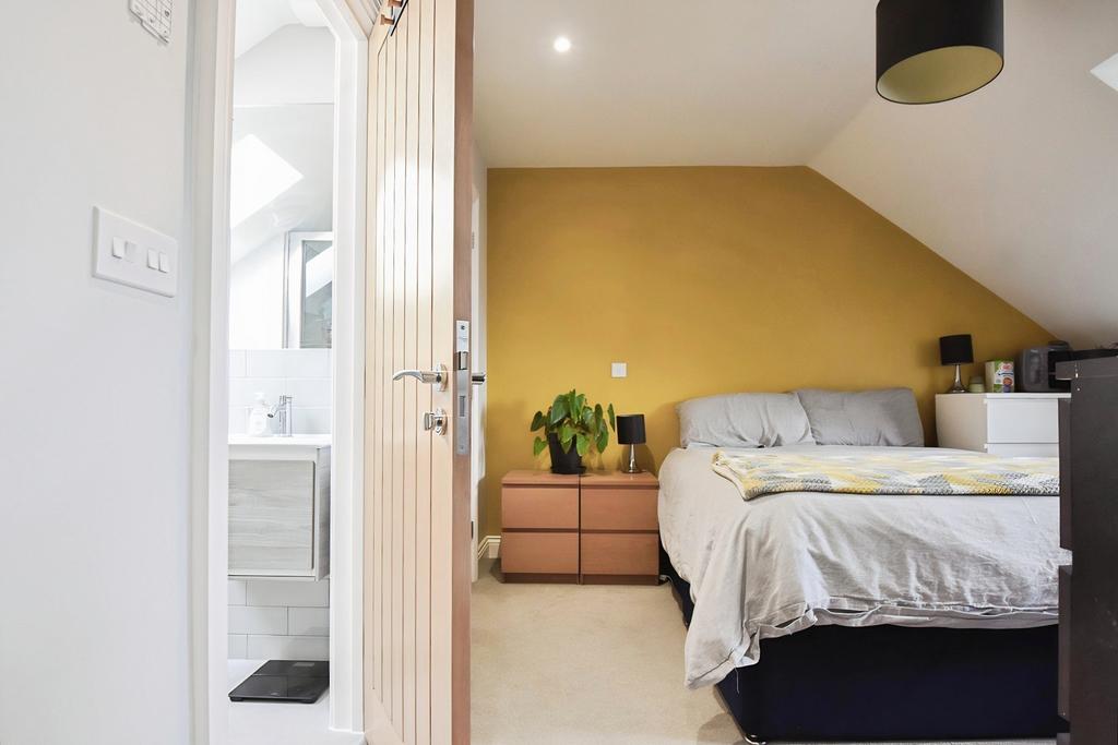 Master Bedroom & En-suite