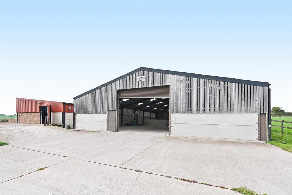 Large Barn (1).JPG