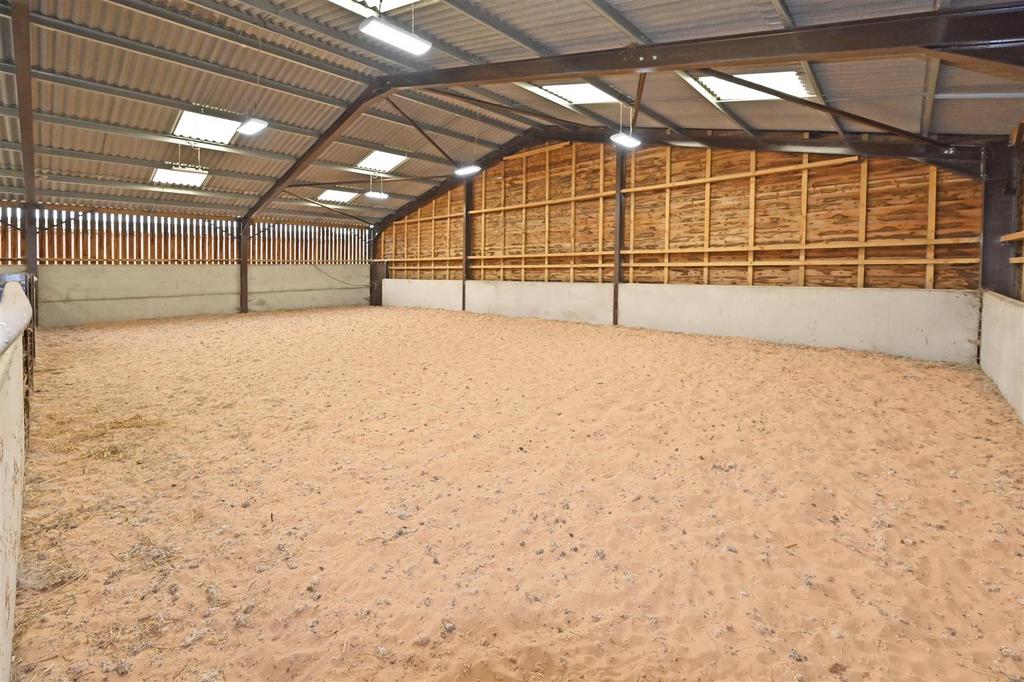 Large Barn (8).JPG