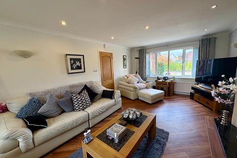 4 bedroom detached house for sale, Raleigh Close Old Hall, Warrington