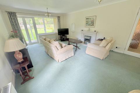 2 bedroom flat for sale, The Avenue, Branksome Park, Poole, BH13