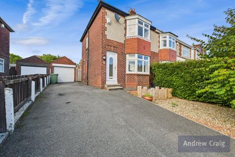 St. Chads Crescent, Middle Herrington