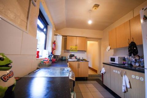 6 bedroom terraced house to rent, Tiverton Road, Birmingham B29