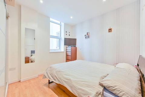 2 bedroom flat to rent, Bromyard Avenue, Acton, London, W3