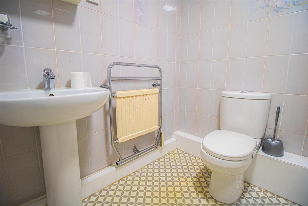 Main Bathroom