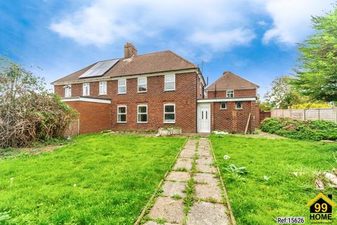 3 bedroom semi-detached house for sale, Moreteyne Road, Marston Moretaine, Bedford, Bedfordshire, MK43