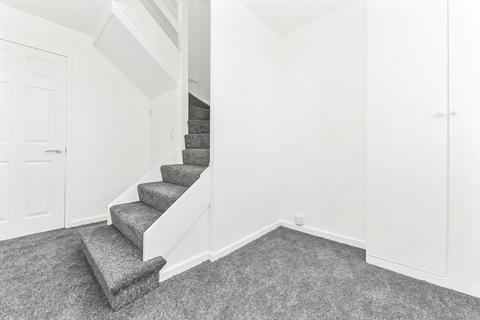 3 bedroom flat to rent, 11a North Street Hornchurch Essex