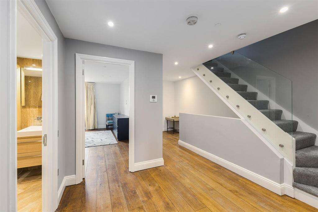 98935 Flat 8 13 Cromwell Road(15).jpg