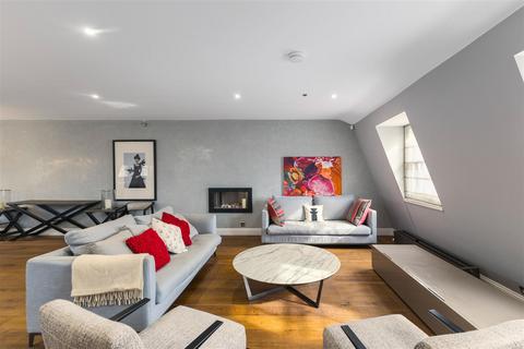 undefined, Cromwell Road, London