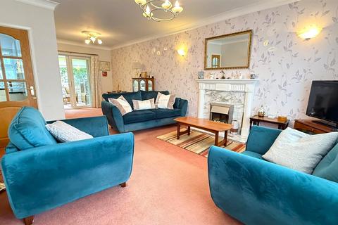 3 bedroom end of terrace house for sale, St. Nicolas Gardens, Birmingham B38