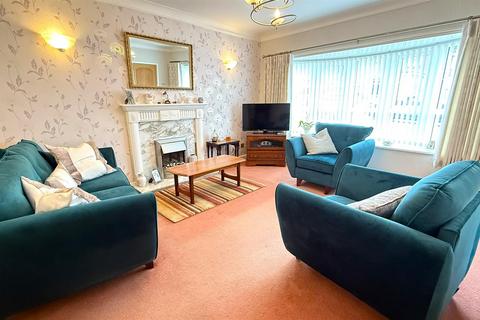 3 bedroom end of terrace house for sale, St. Nicolas Gardens, Birmingham B38