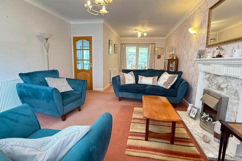 3 bedroom end of terrace house for sale, St. Nicolas Gardens, Birmingham B38