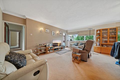3 bedroom apartment for sale, Lodge Close, Edgware, HA8