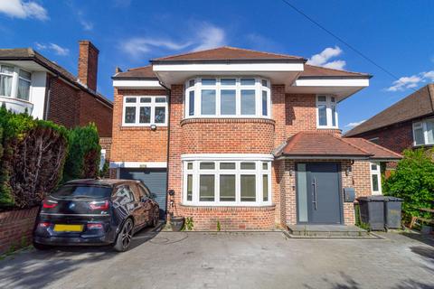 Edgwarebury Lane, Edgware, HA8