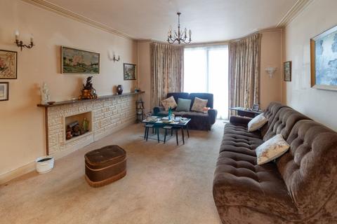 3 bedroom detached house for sale, Francklyn Gardens, Edgware, HA8