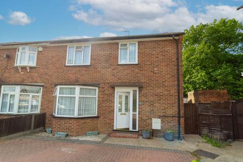 Meadfield, Edgware, HA8