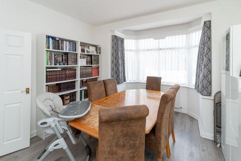 3 bedroom semi-detached house for sale, Broadfields Avenue, Edgware, HA8