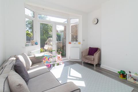 3 bedroom semi-detached house for sale, Broadfields Avenue, Edgware, HA8